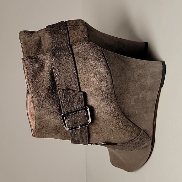 Vince Camuto Pamari Peep Toe Wedge Booties Gray Leather Ankle Boots Size 10 - Picture 4 of 16